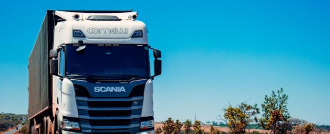 Alternator Volvo 24V untuk truck euro diesel — komponen sistem kelistrikan
